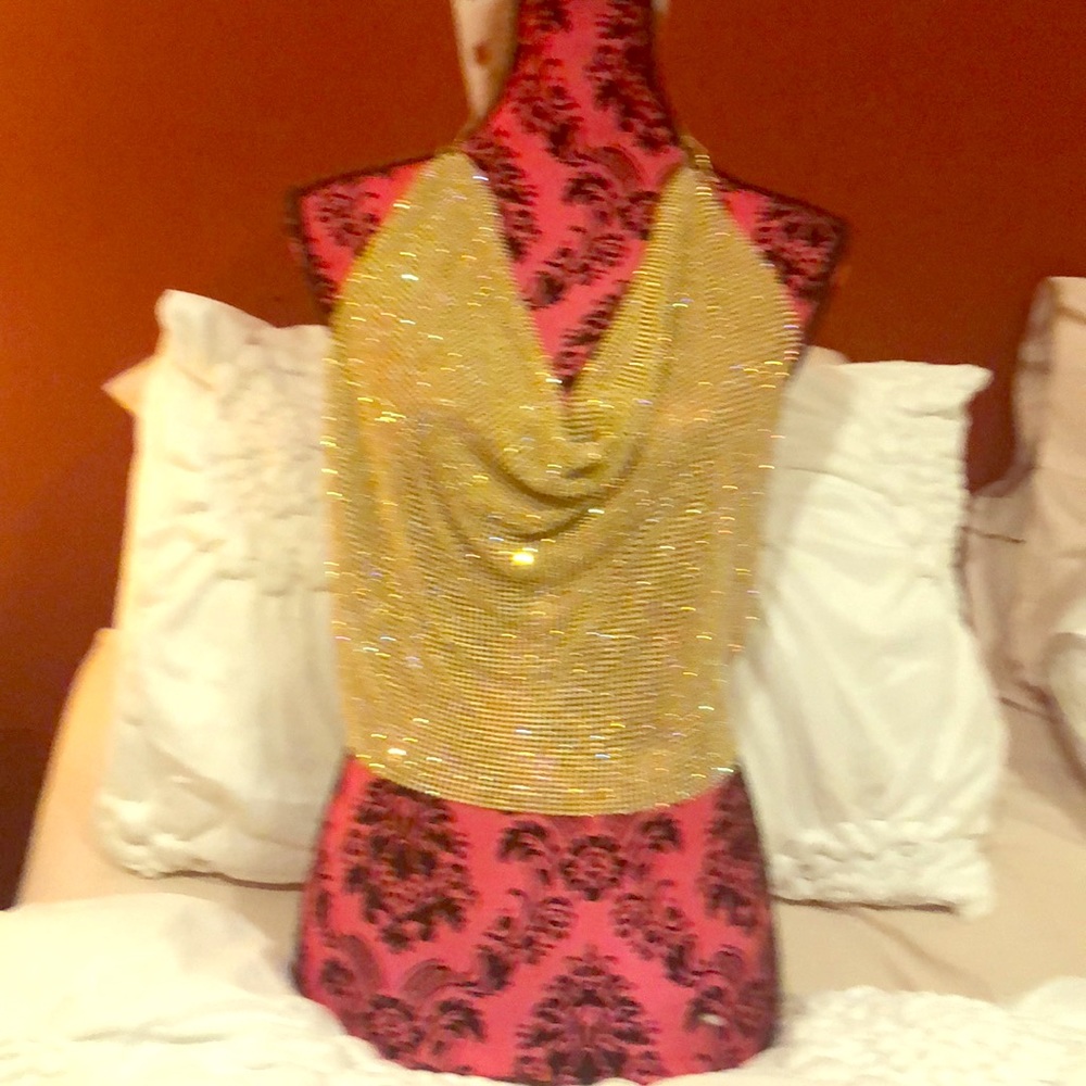 Sequenced top